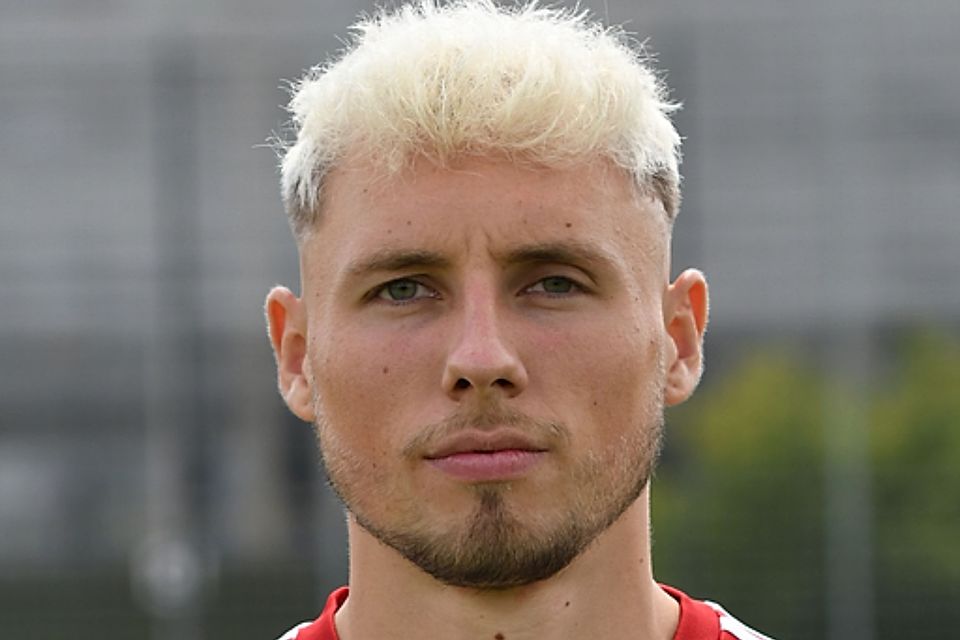 Über die U19-Bezirksliga und Regionalliga West hat es Jona Niemiec in den Zweitliga-Kader von Fortuna Düsseldorf geschafft. 