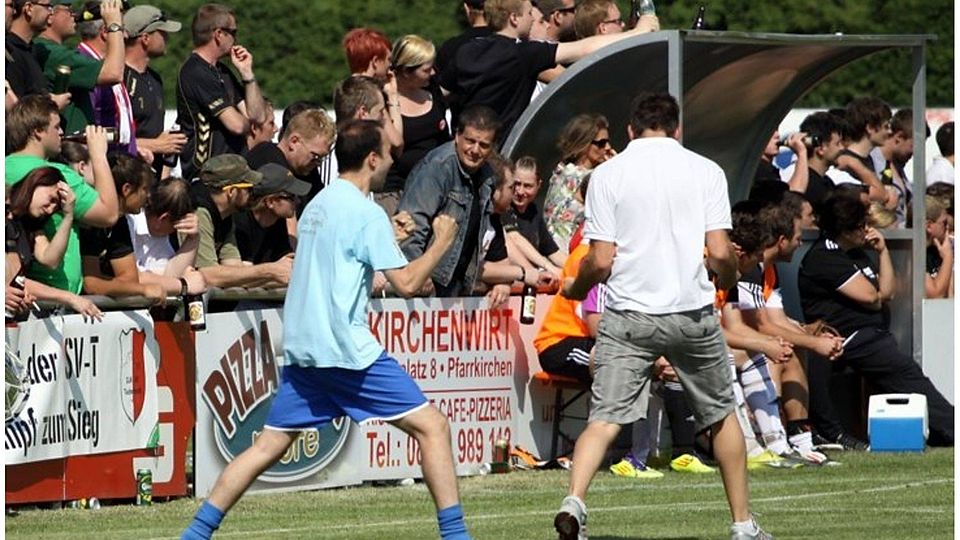 Wollen auch in Schönau gegen Emmersdorf jubeln: Johanniskirchens Trainer Thorsten Wimmer und der Anhang F: Grashuber