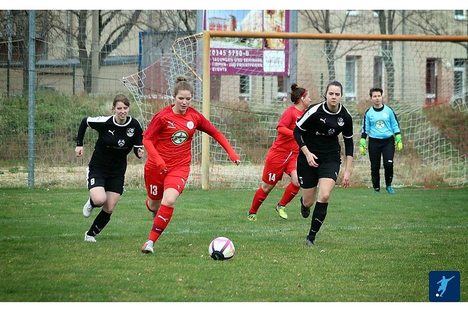 Die Damen des Halleschen FC (in rot) gastieren am Wochenende beim SV Allstedt.