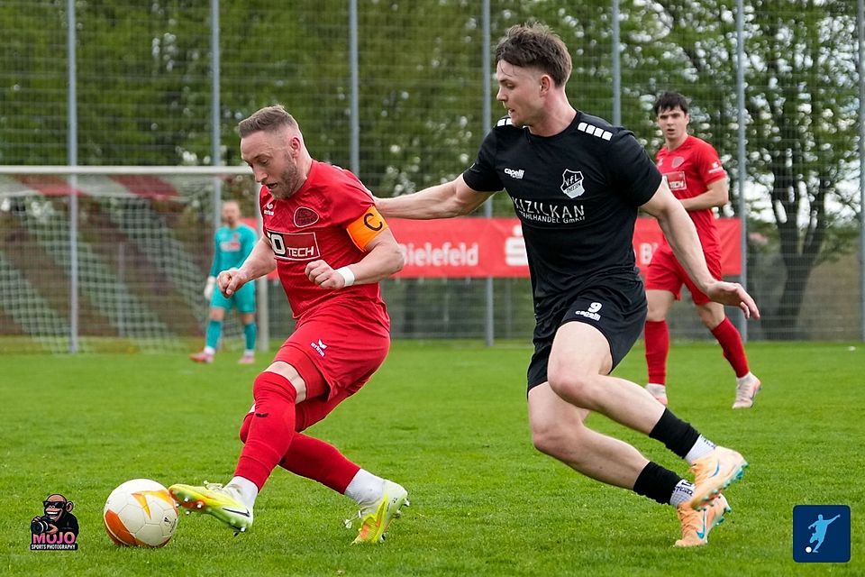 Der SC Peckeloh um Kapitän Gerrit Weinreich (in Rot) hat Platz 2 weiter fest im Visier.