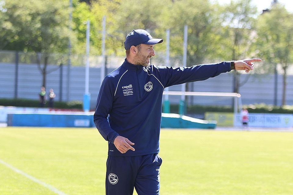 Damian Apfeld hat das Aufstiegsrennen längst nicht aufgegeben.