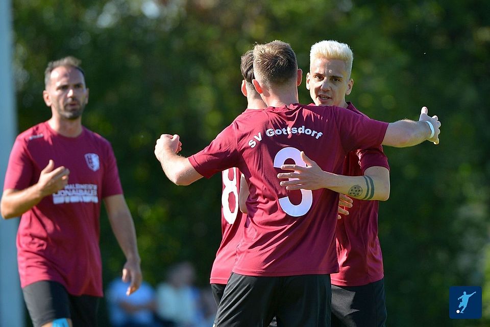 Im Verein hochgeschätzt: Mario Enzesberger (re.) beendet seine aktive Laufbahn samt Trainerengagement im Sommer. 