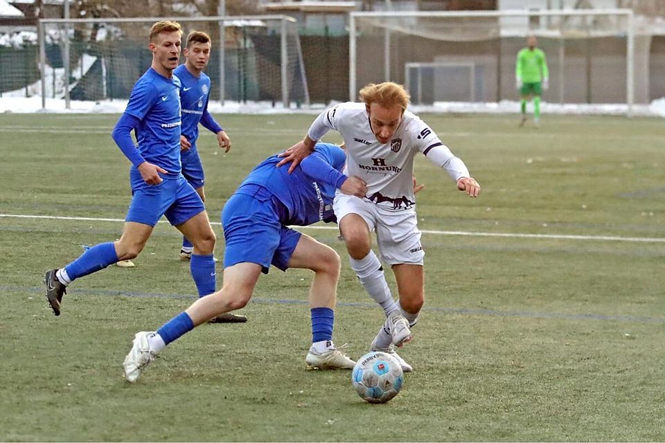 Aktuell nicht zu stoppen: Jonas Poniewaz (r.) vollendet sein Zusammenspiel mit Moritz Müller per Distanzschuss ins Kreuzeck und sorgt so für die frühe 1:0-Führung.