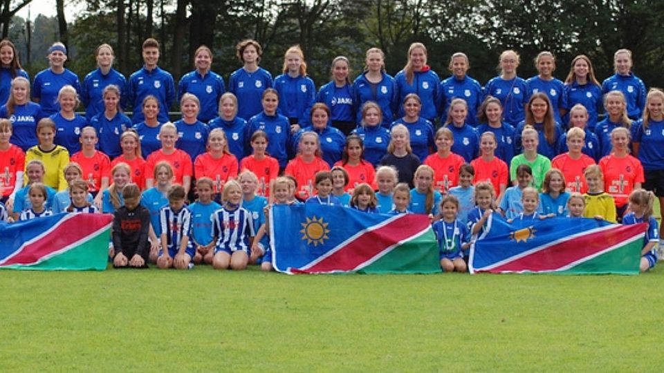 Beim Be­ne­fiz­tur­nier „Girls­day for Na­mi­bia“ vom SV Glehn ka­men mehr als 2000 Eu­ro zu­sam­men für den Ver­ein Na­mi­bia Hil­fe.