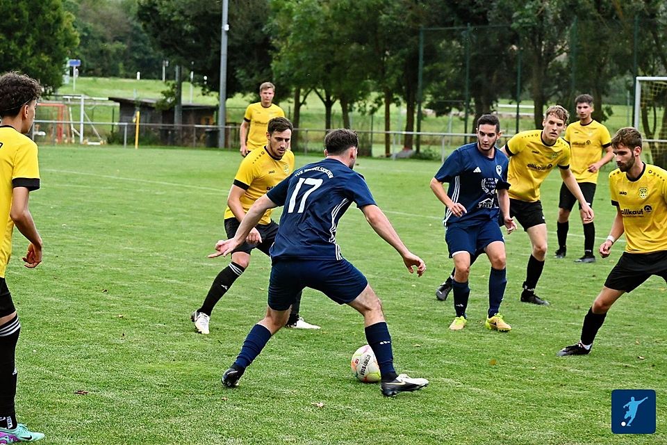 Bei den Sportfreunden Reinheim (gelb) läuft es bereits seit Monaten richtig gut