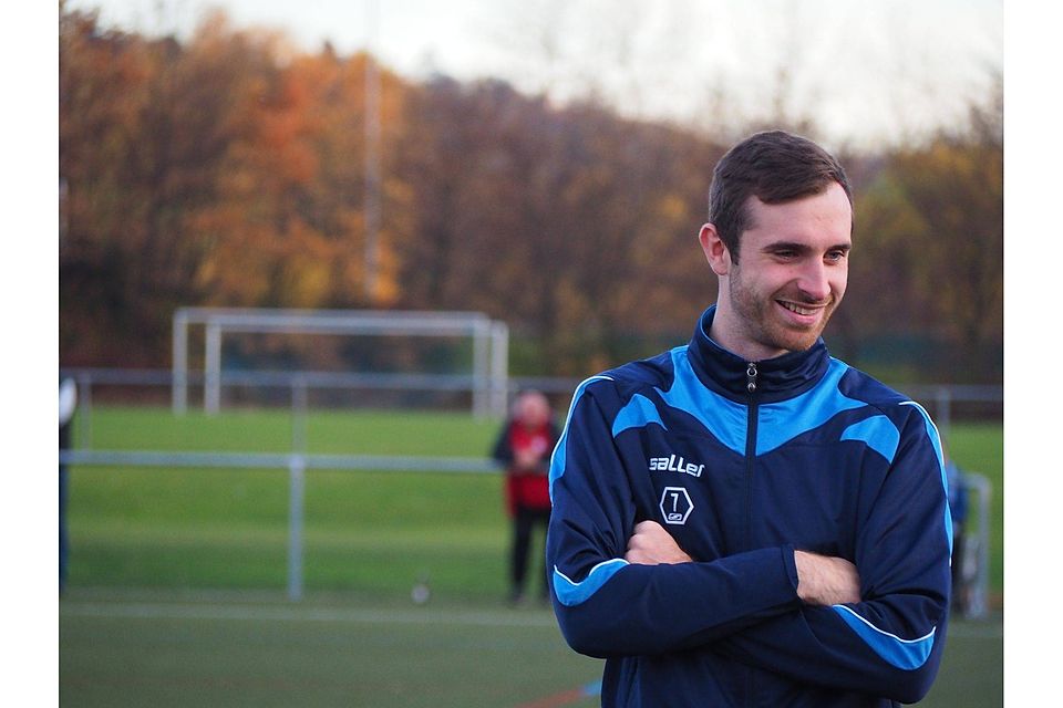 Hat gut lachen nach 13 Spieltagen: VfB-Trainer Stefan Schullehner Foto: Dominik Florian