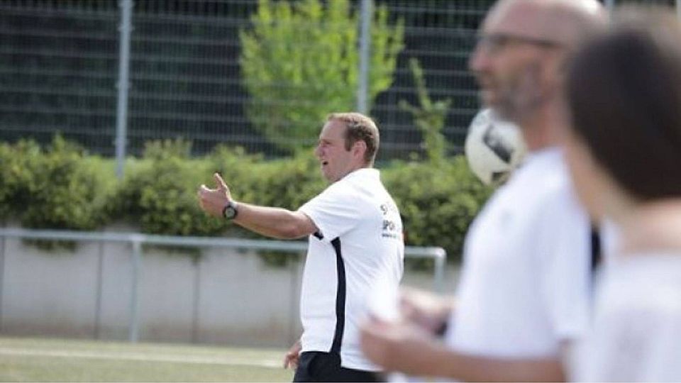 Der SV Fellbach II hat laut Trainer Jens Weinle (links) noch mit fehlender Fitness zu kämpfen. Foto: Patricia Sigerist