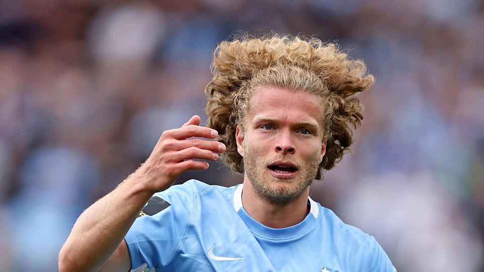 Her mit den neuen Leadern: Jesper Verlaat freut sich auf die Zugänge Kevin Volland und Florian Niederlechner.