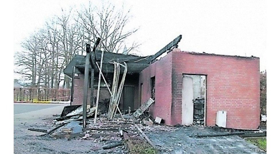 Teilweise zerstört: Am Sportheim in Vlatten ist in der Nacht zu Samstag ein Feuer ausgebrochen. FOTO: POLIZEI