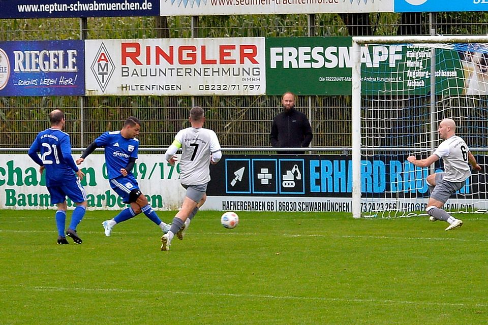 Das einzige Tor des Tages in Langerringen wurde am Ende wegen eines vorangegangenen Stürmerfouls annulliert.