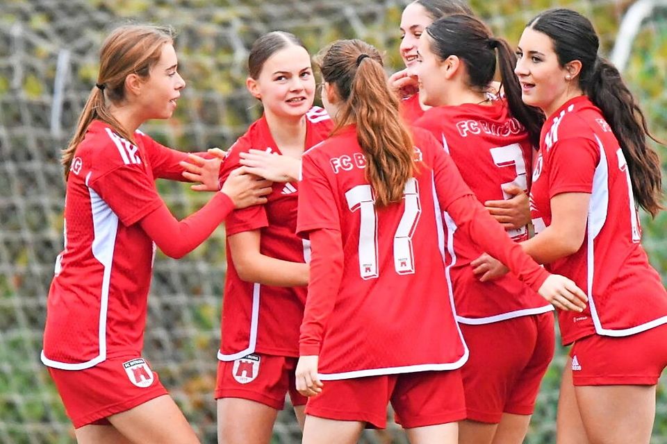 Groß war die Bitburger Freude übers 2:1 gegen Hetzerath.