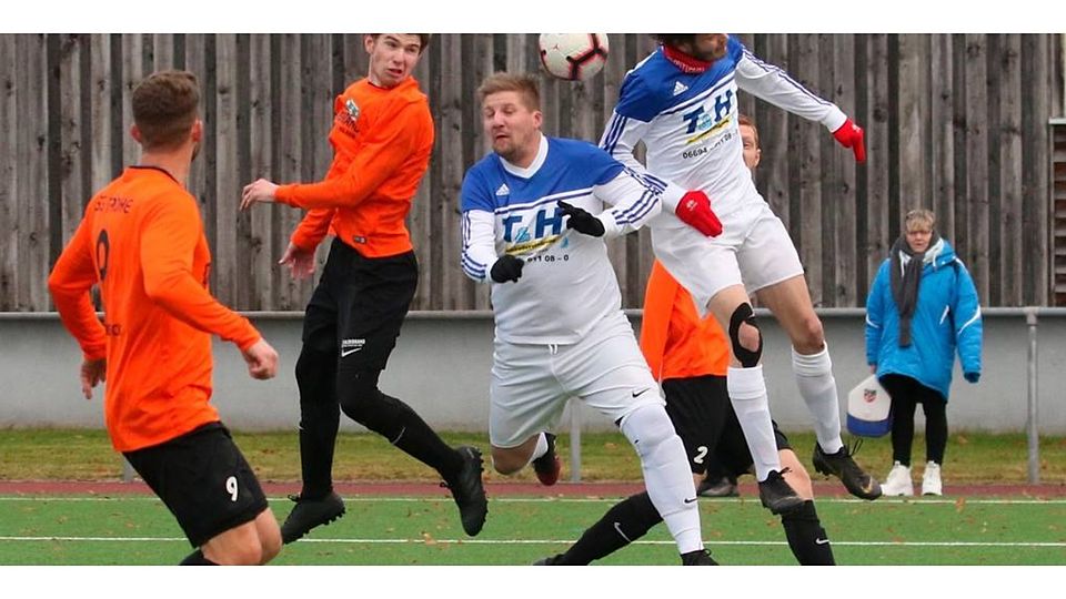 Der SV Hattendorf will am Sonntag zum Spiel in Burkhardsfelden wieder antreten. Mit welcher Elf der SVH dann aufläuft, steht aber noch in den Sternen. Archivfoto: Luca Raab 