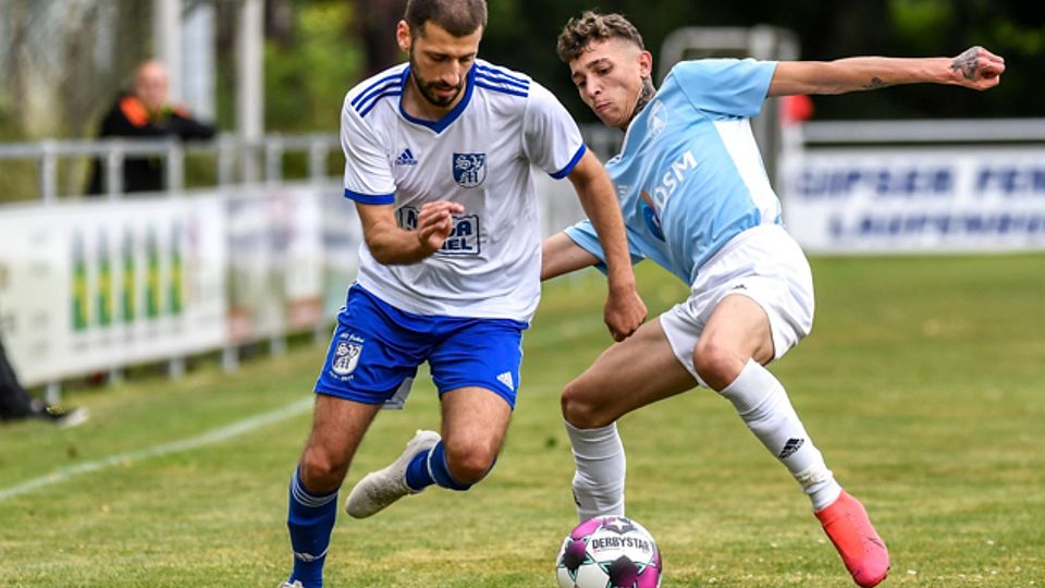 Neues Jahr, neuer Verein: Ersin Demircan (links) soll seine Offensivkünste künftig beim SV 08 Laufenburg einbringen. | Foto: Gerd Gründl