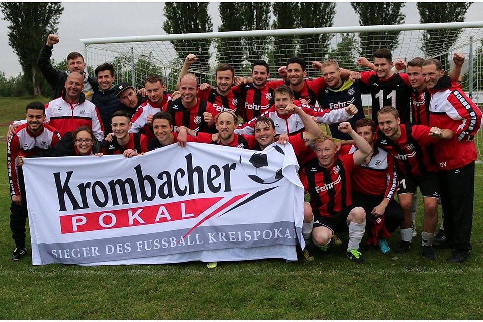 F: Knauer Der FSC Lohfelden will auch in der kommenden Spielzeit wieder Erfolge wie den Kreispokal feiern. Die Grundlage dazu soll in der am Freitag beginnenden Vorbereitung gelegt werden.