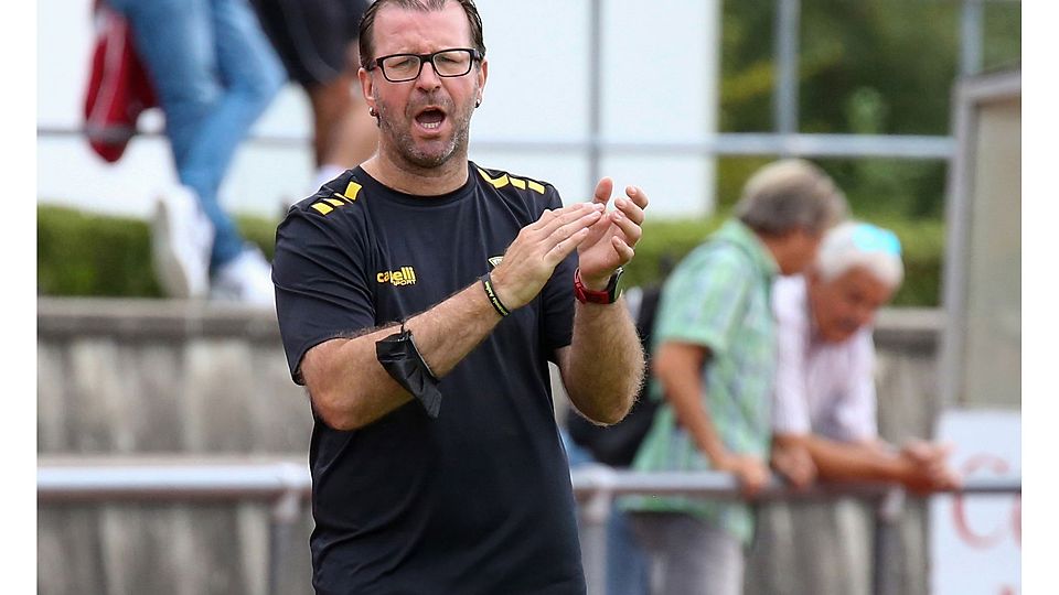 Ist mit seinem Team auf einen Abstiegsplatz abgerutscht: Dirk Lehmann, Trainer der B-Junioren von Alemannia Aachen.