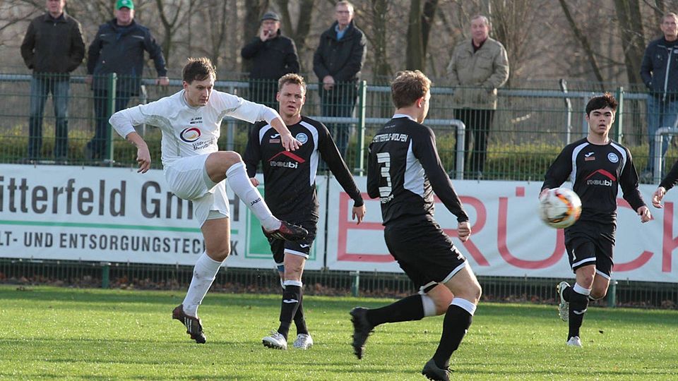 Michael Gohla (in weiß) trägt ab Sommer wieder das Trikot des 1. FC Bitterfeld-Wolfen   F: Kölbel