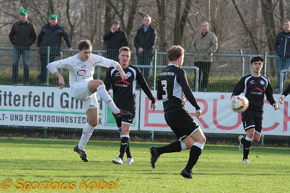 Michael Gohla (in weiß) trägt ab Sommer wieder das Trikot des 1. FC Bitterfeld-Wolfen   F: Kölbel