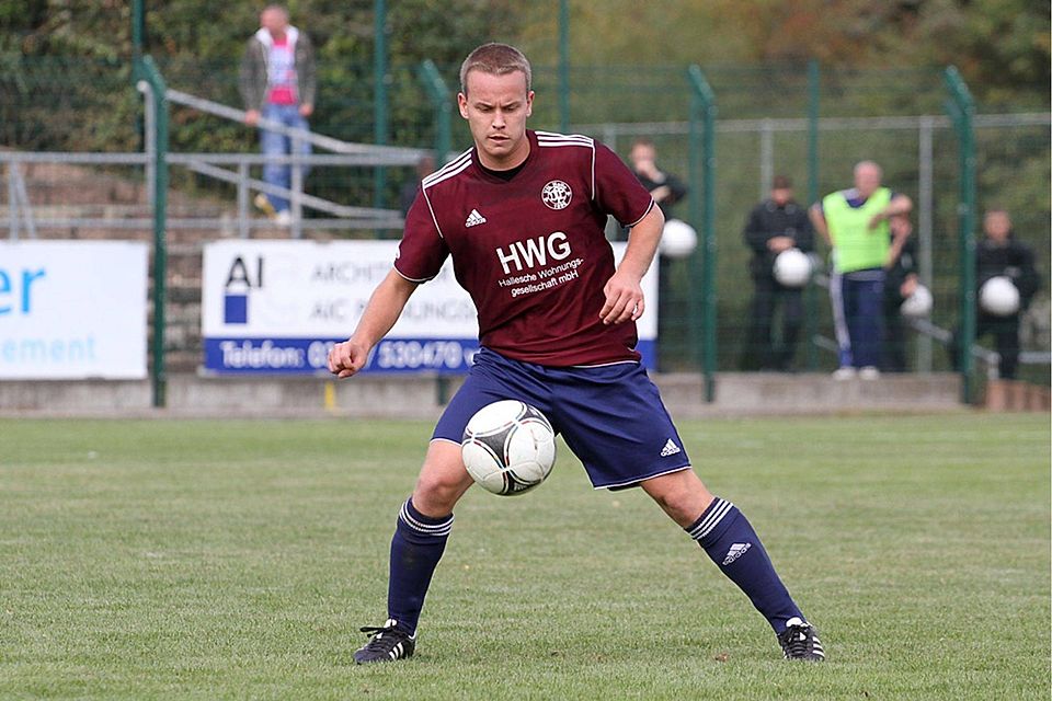 Tobias Cramer machte im HInspiel das 1:0 fÃ¼r den VfL 96.  Archiv: Rinke