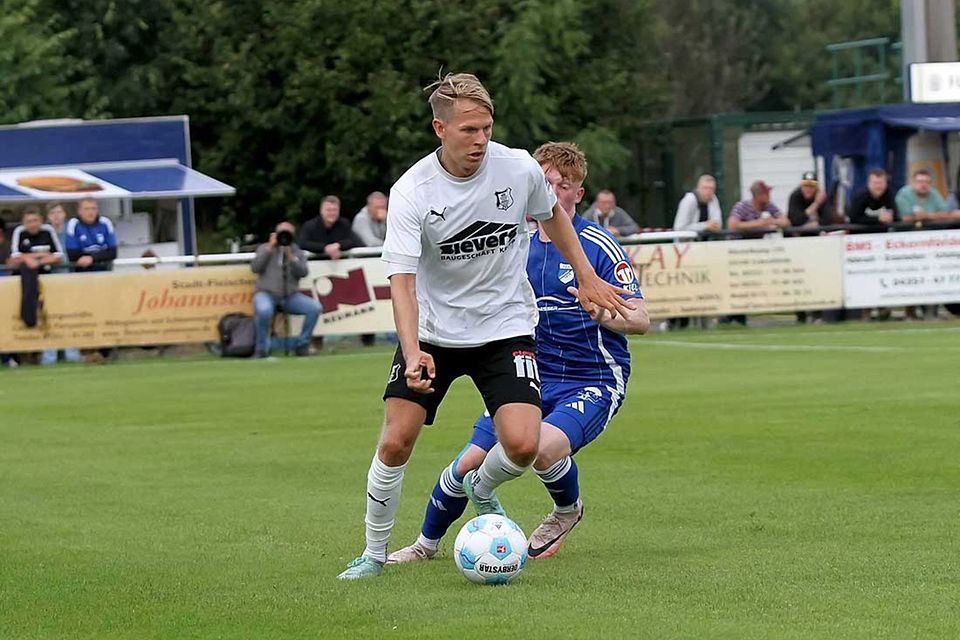 Leon Apitz gelngt das 1-1 für den Eckernförder SV gegen die SpVG Eidertal Molfsee.