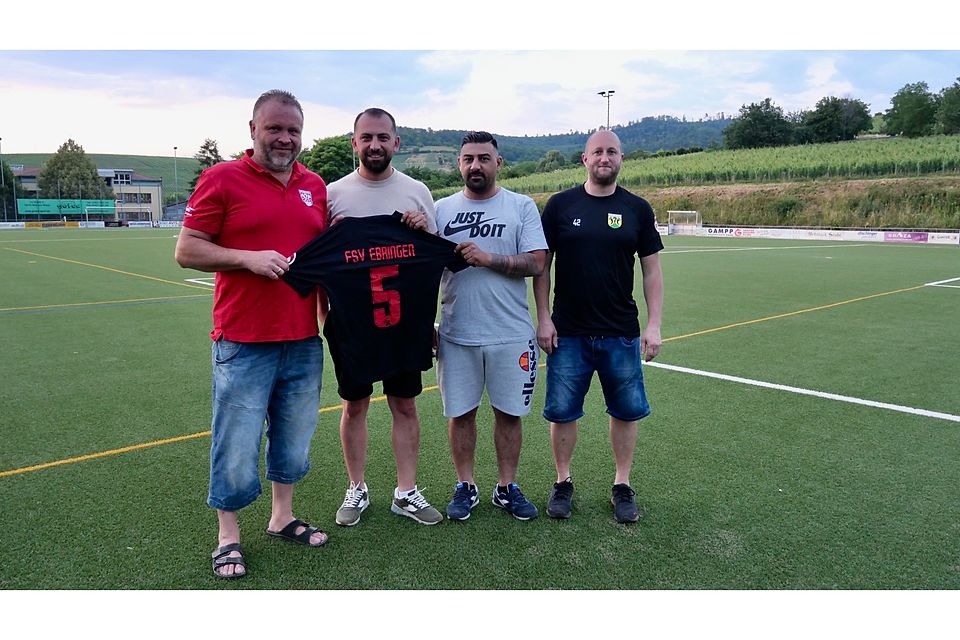 Von links: Sportvorstand Reimund Bechtold, Trainer Burak Cetinkaya, Co-Trainer Alain Puleo, Spielausschuss Steffen Klein