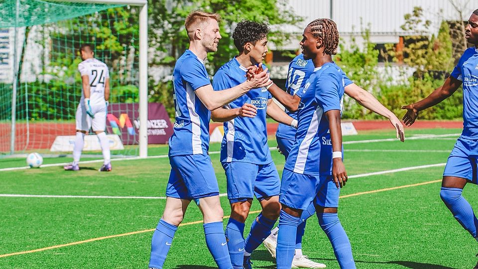 Gratulationen en masse verteilten die Schott-Spieler einander auch gegen den SV Morlautern.