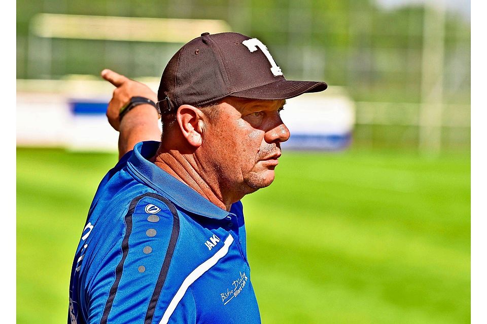 SC-Coach Thomas Oesterwinter sieht seine Mannschaft im Spitzenspiel zwar nicht in der Favoritenrolle. Aber er sagt: „Fußball lebt von Überraschungen.“  Foto:Tom Bloch