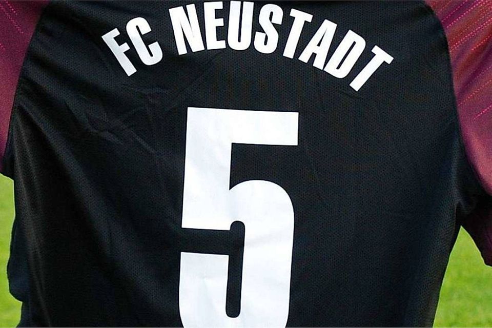 Die ersten Corona-Testergebnisse der beiden Fußballer des FC Neustadt II sind negativ.