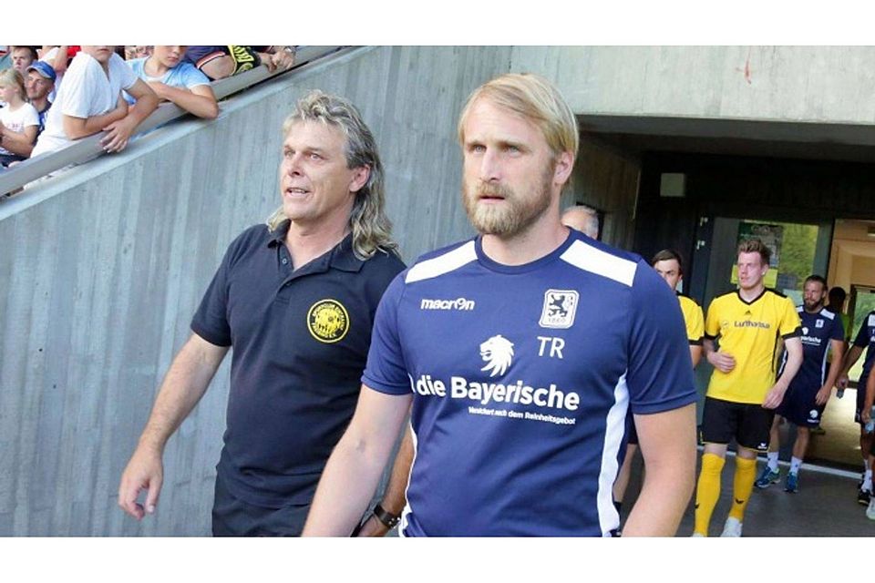 Angespannte Mienen vor dem Match: SEF-Trainer Alexander Plabst (l.) und Löwen-Coach Daniel Bierofka F: Gleixner