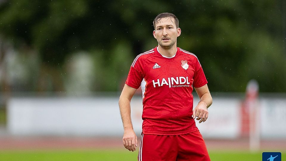 Trotz einer guten ersten Halbzeit geriet Chris Heider mit seinem FC Walkertshofen in Straubing mit 1:5 unter die Räder