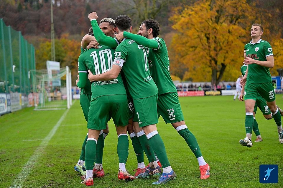 Die Freude über die Treffer, aber auch über den tollen fünften Rang nach der Hinrunde ist beim VfB Eichstätt mehr als berechtigt Die Freude über die Treffer, aber auch über den tollen fünften Rang nach der Hinrunde ist beim VfB Eichstätt mehr als berechtigt