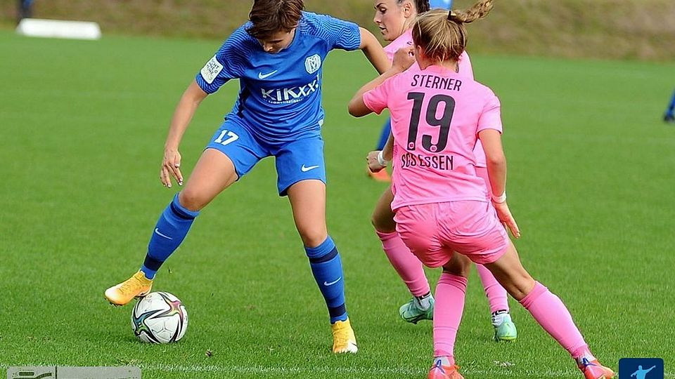 Auf die Essener Fußballerinnen wartet beim VfL Wolfsburg eine große Aufgabe.