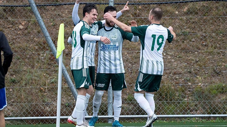 Beim FC Wald gibt es viel zu jubeln. Gleich sechs Tore schenken sie dem FC Brüttisellen-Dietlikon ein.