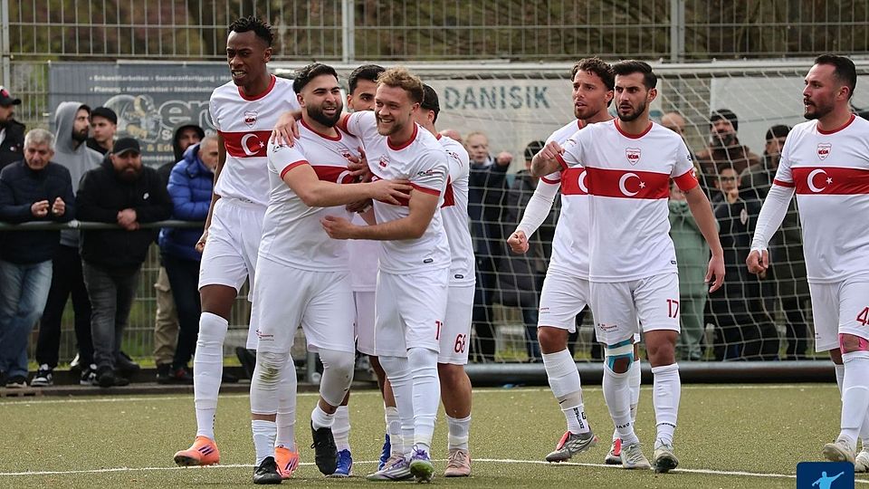Berkan Kiris (vorne links) wechselt für die kommende Saison zu NK Croatia Essen.