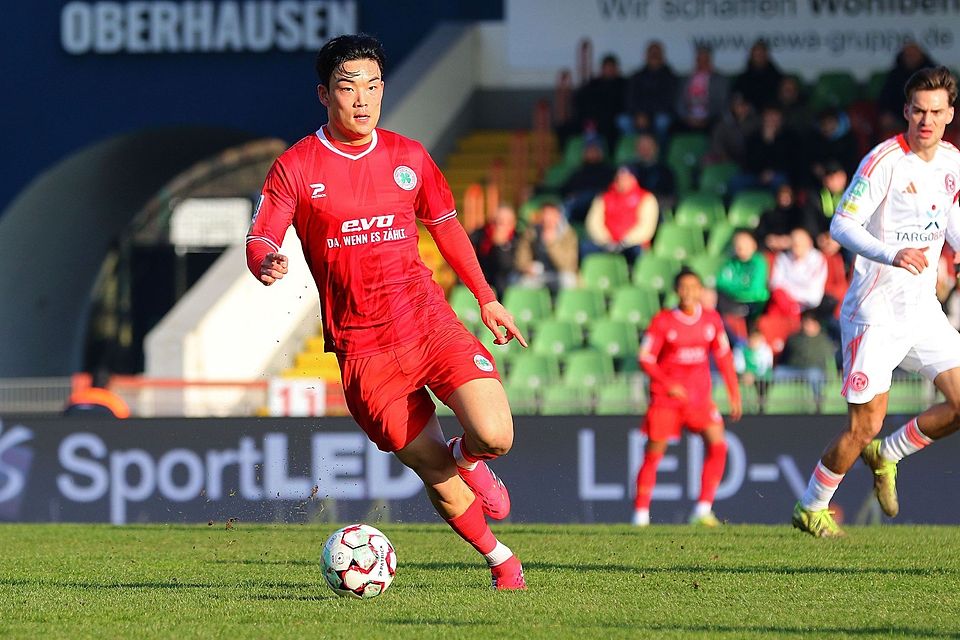 Seok-Ju Hong und RWO ziehen mit Tabellenführer Fortuna Köln gleich. Seok-Ju Hong und RWO ziehen mit Tabellenführer Fortuna Köln gleich.