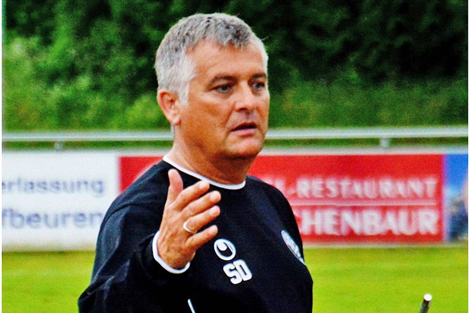 Den neuen Trainer des TSV Schwabmünchen, Stefan Tutschka, stört, dass der Pokalauftakt mitten in die Saisonvorbereitung platzt.  Foto: Reinhold Radloff