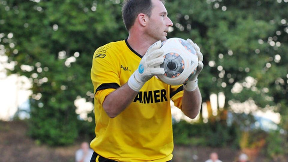 Sein Einsatz gegen den TSV Landsberg ist fraglich: Torhüter Tobias Hellmann.  Foto: Foto: Walter Brugger