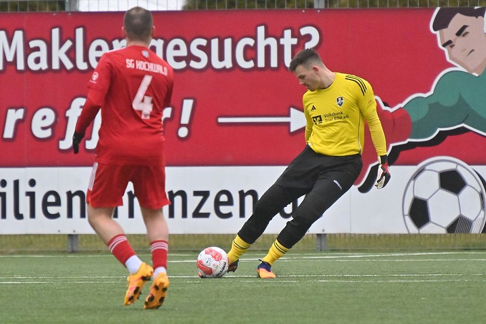 Nicht zu beneiden war Hochwald-Torwart Jan Niklas Koltes, der bei den Gegentoren zwar weitestgehend machtlos war, aber gleich sieben Stück kassierte. Nicht zu beneiden war Hochwald-Torwart Jan Niklas Koltes, der bei den Gegentoren zwar weitestgehend machtlos war, aber gleich sieben Stück kassierte.