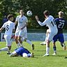 Der SV Schwarzhofen (in Weiß) geht als Außenseiter ins Heimspiel gegen Tegernheim.