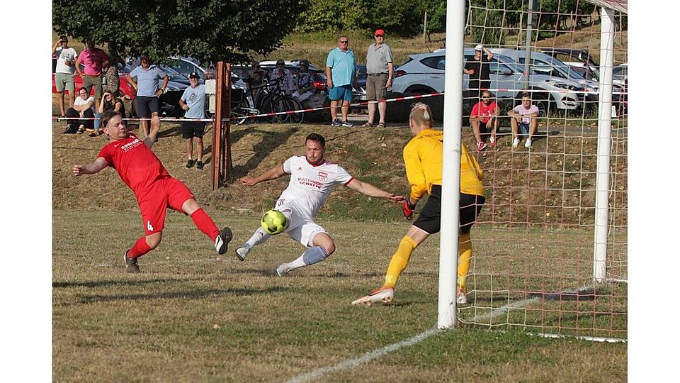 Da war die Sulzheimer Welt noch in Ordnung, trotz der Pokalniederlage gegen RWO Alzey. Nun steht der B-Ligist ohne Trainer da.
