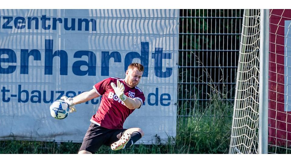 Plötzlich im Rampenlicht: Robert Dill, Torhüter des FC Cleeberg Fußball-Verbandsligisten FC Cleeberg. © Jenniver Röczey