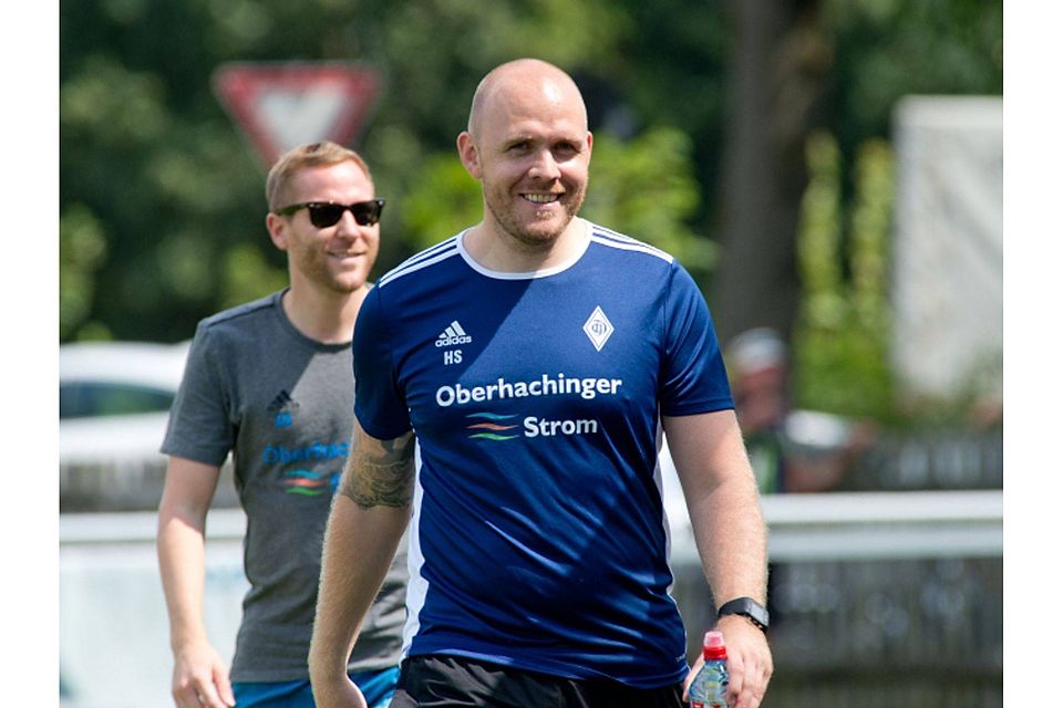 FCD-Trainer Sigurdsson fieberte trotz Abwesenheit mit seiner Mannschaft mit.  brouczek