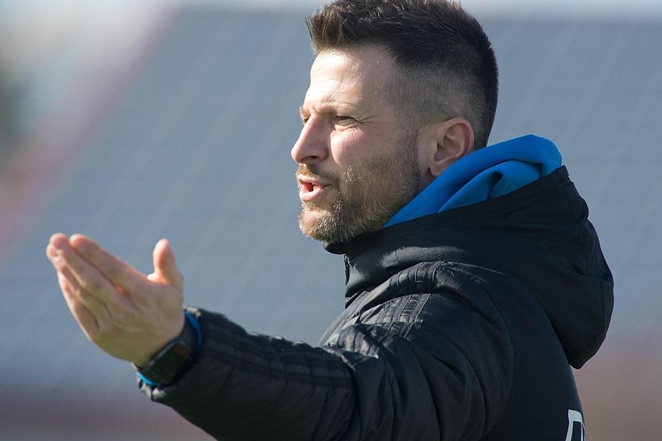 c deisenhofen, blau, gegen fc ismaning, weiss, 11.03.2023 mijo stijepic, weiss foto: bro