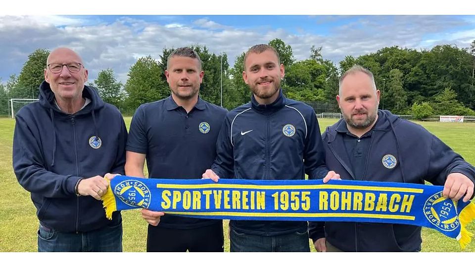 V.l.n.r.: Robert Bert (Zweiter Vorsitzender), Trainer Dennis Böck, Spieler und Organisator Stiva Sättler und Abteilungsleiter Rainer Jayme haben große Pläne mit dem SV Rohrbach.