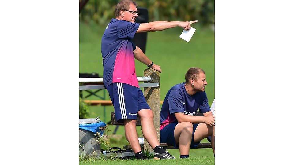 Klaus Wurzbacher trainiert den SC Obermichelbach auch in der Saison 2016/17. Archiv: Zink
