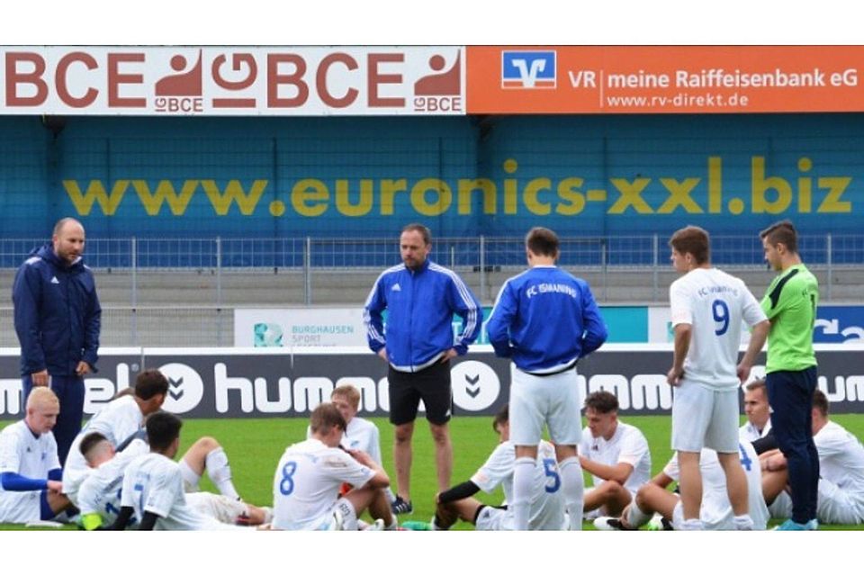 Eine unglückliche Niederlage setzte es für die U19 des FC Ismaning beim SV Wacker Burghausen. Foto: Megapix