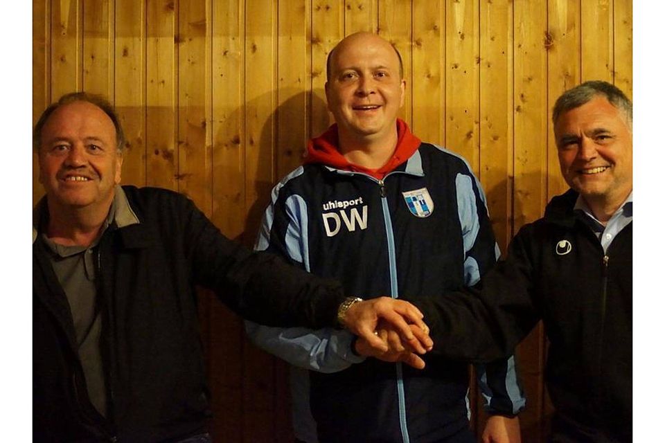 Kassierer Wolfgang Nägele, Trainer Dietmar Wuttke und Abteilungsleiter Karlheinz Schwend (von links) leiten auch künftig die Geschicke beim TSV Betzingen.