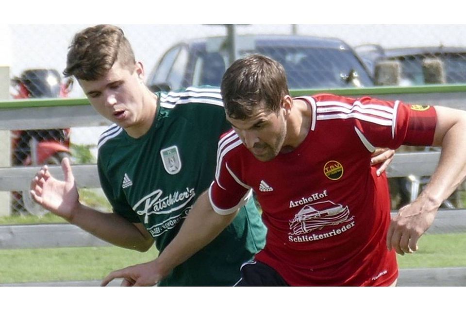 Wieder an Bord: TSV-Kapitän Florian Bacher (r.). al