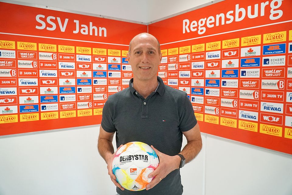 Der neue Cheftrainer des SSV Jahn Regensburg heißt Joe Enochs.