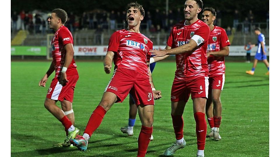 Laurenz Graf (2.v.l.) ist ein Gewinn für Wormatia Worms’ Offensivspiel. Auch in Dudenhofen erzielte er einen sehenswerten und wichtigen Treffer.	Archivfoto: Christine Dirigo / pakalski-press