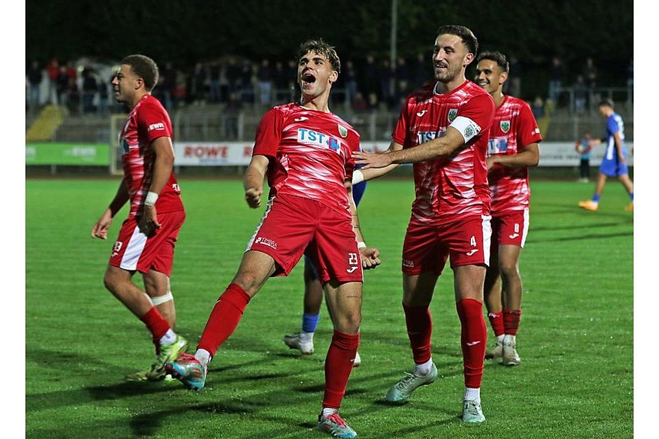 Laurenz Graf (2.v.l.) ist ein Gewinn für Wormatia Worms’ Offensivspiel. Auch in Dudenhofen erzielte er einen sehenswerten und wichtigen Treffer.	Archivfoto: Christine Dirigo / pakalski-press